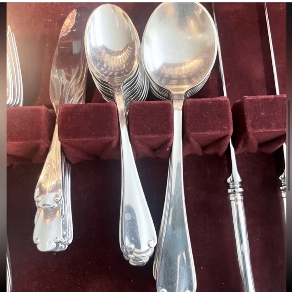 Luxurious Tiffany Co sterling flatware - Picture 10 of 16